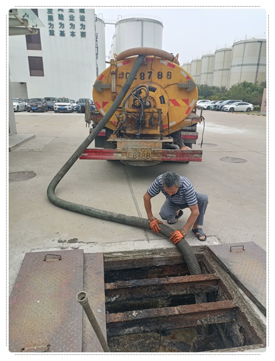 鄂托克隔油池清掏