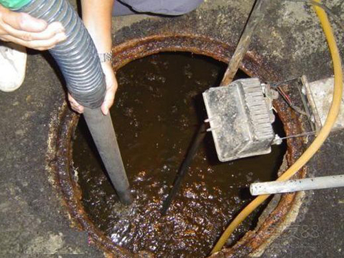 鄂托克隔油池清理